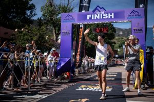 KILIAN JORNET VINCE LA PIKES PEAK MARATHON PER LA SECONDA VOLTA - MAUDE MATHYS BATTE IL RECORD FEMMINILE