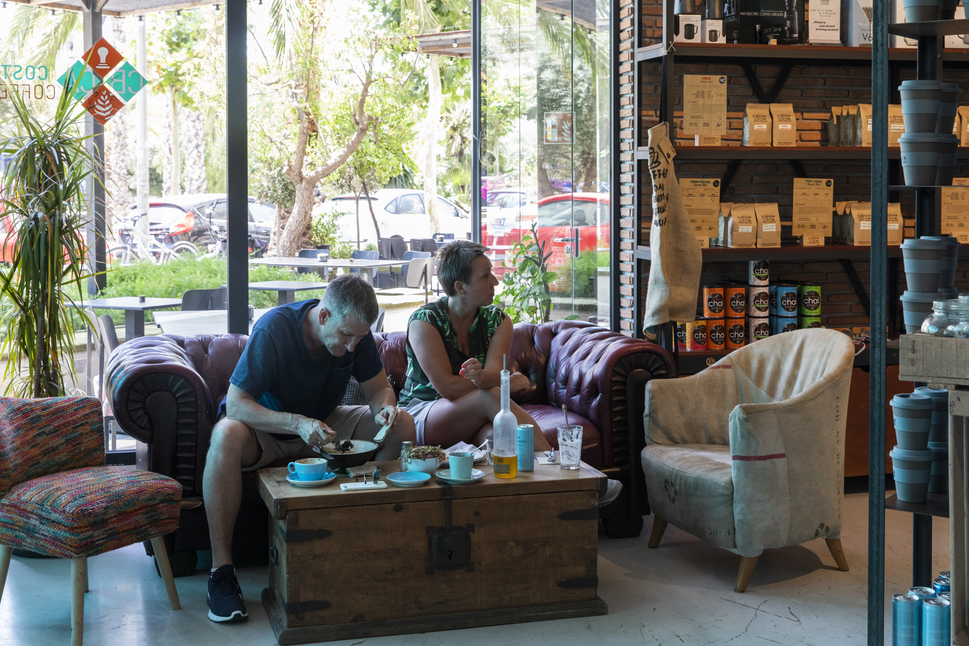 La cafetería de El Albir se encuentra en el paso de la población a la playa, en el elegante boulevard dels Músics. La cafetería de El Albir se encuentra en el paso de la población a la playa, en el elegante boulevard dels Músics.