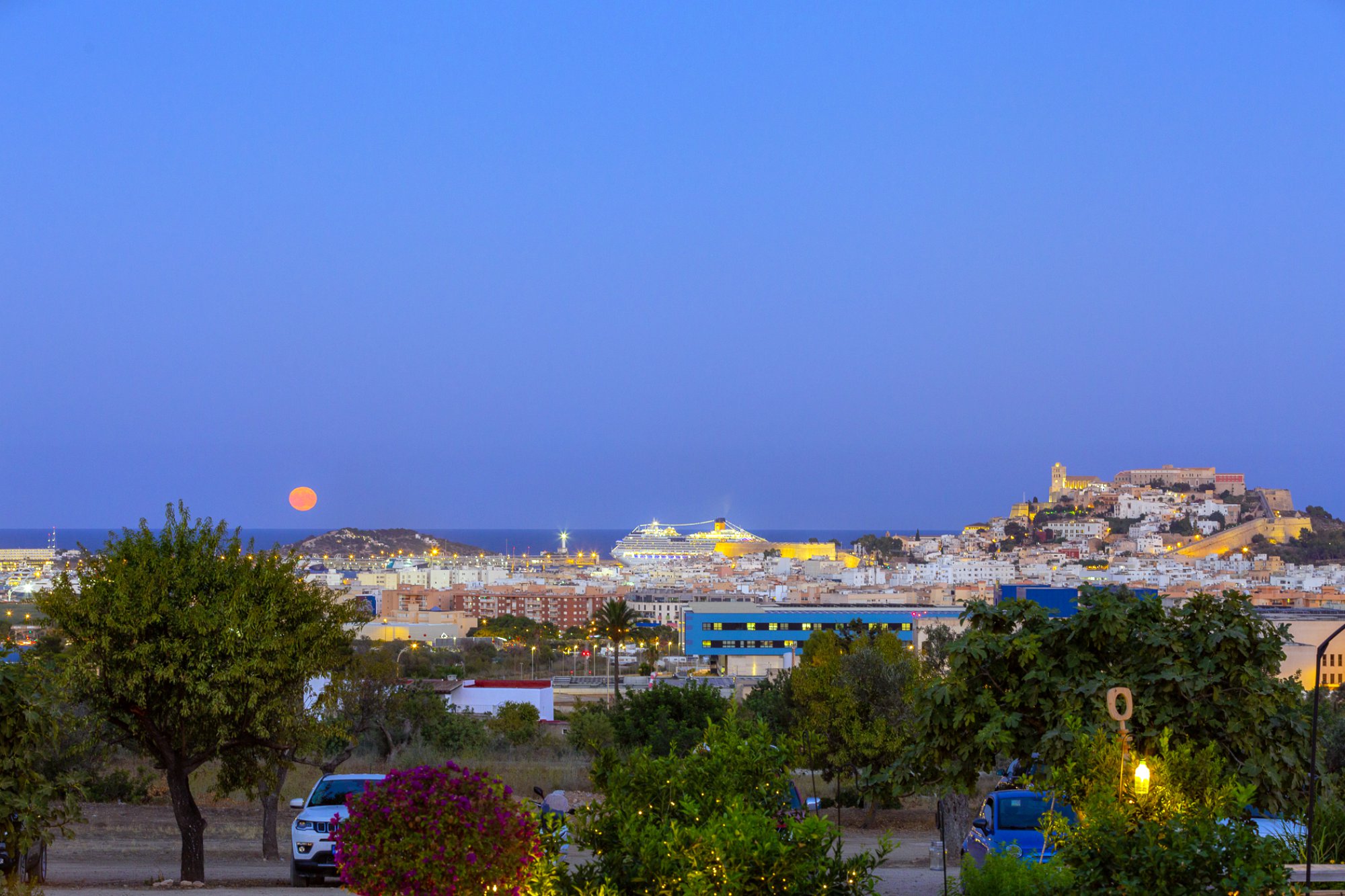 Restaurante de 'Casa Maca' (Ibiza): vistas a Dalt Vila Restaurante de 'Casa Maca' (Ibiza): vistas a Dalt Vila