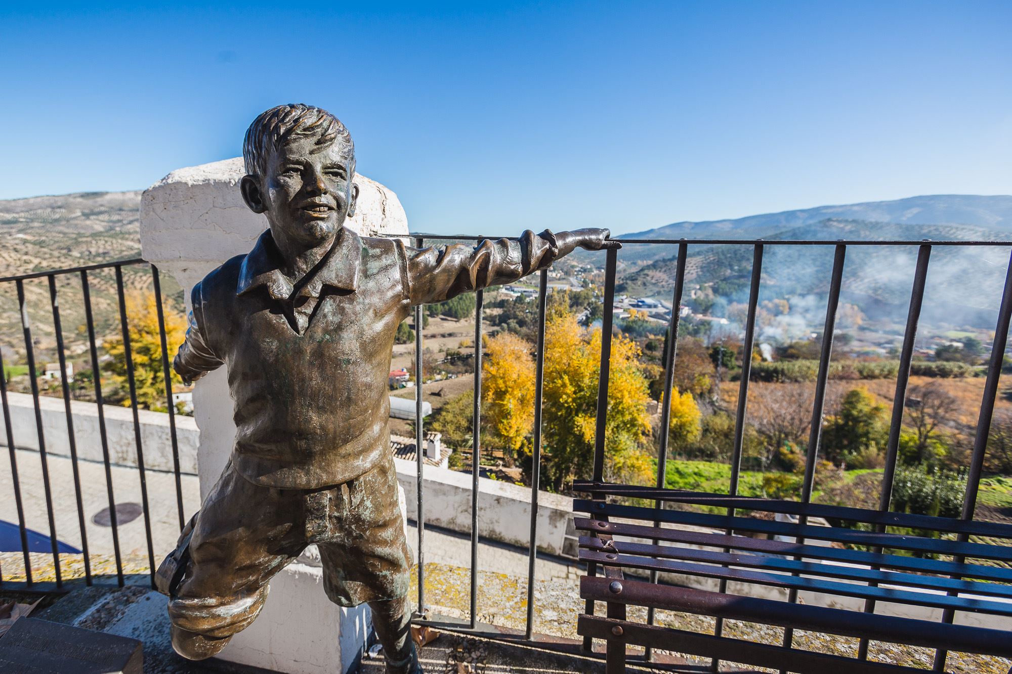 La escultura de Joselito homenajea al artista y a su película 'Saeta del Ruiseñor', rodada en Priego. La escultura de Joselito homenajea al artista y a su película 'Saeta del Ruiseñor', rodada en Priego.
