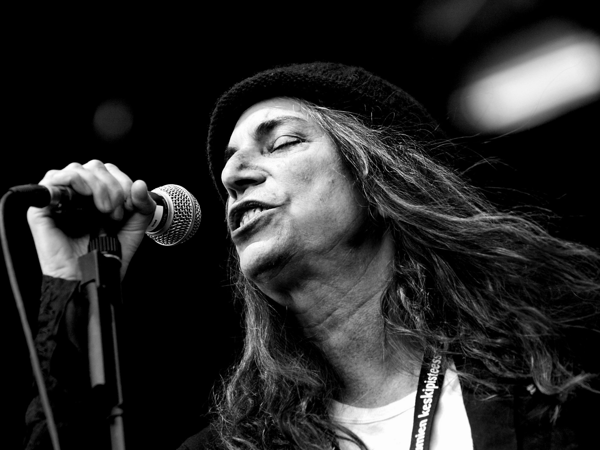 Patti Smith durante un concierto en Seinäjoki (Finlandia). Foto: Beni Köhler (CC Wikimedia). Patti Smith durante un concierto en Seinäjoki (Finlandia). Foto: Beni Köhler (CC Wikimedia).