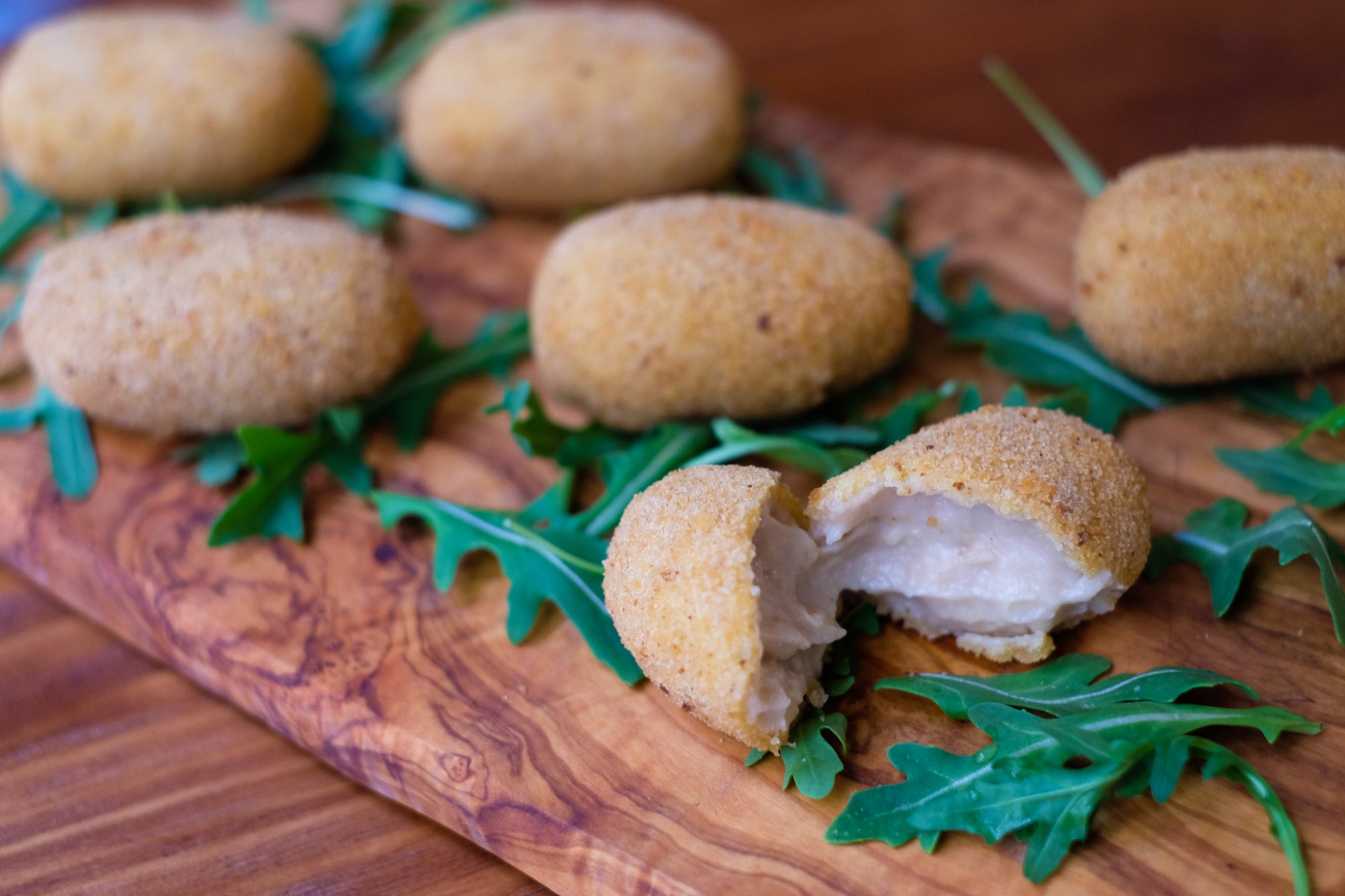 Nina Pasta Bar: croquetas de parmigiano reggiano Nina Pasta Bar: croquetas de parmigiano reggiano