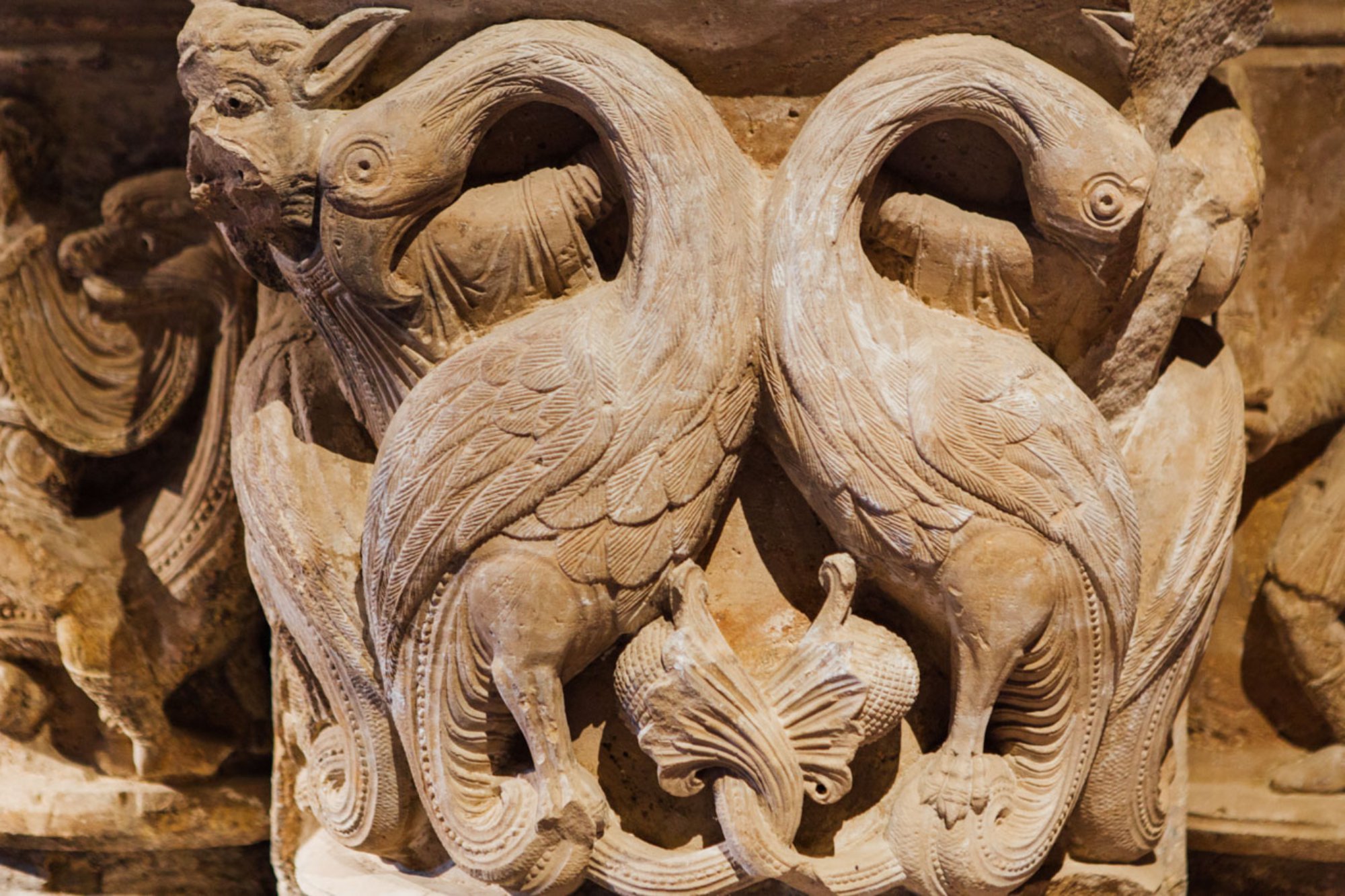 La Seu Vella: detalle escultórico de los capiteles de la catedral La Seu Vella: detalle escultórico de los capiteles de la catedral