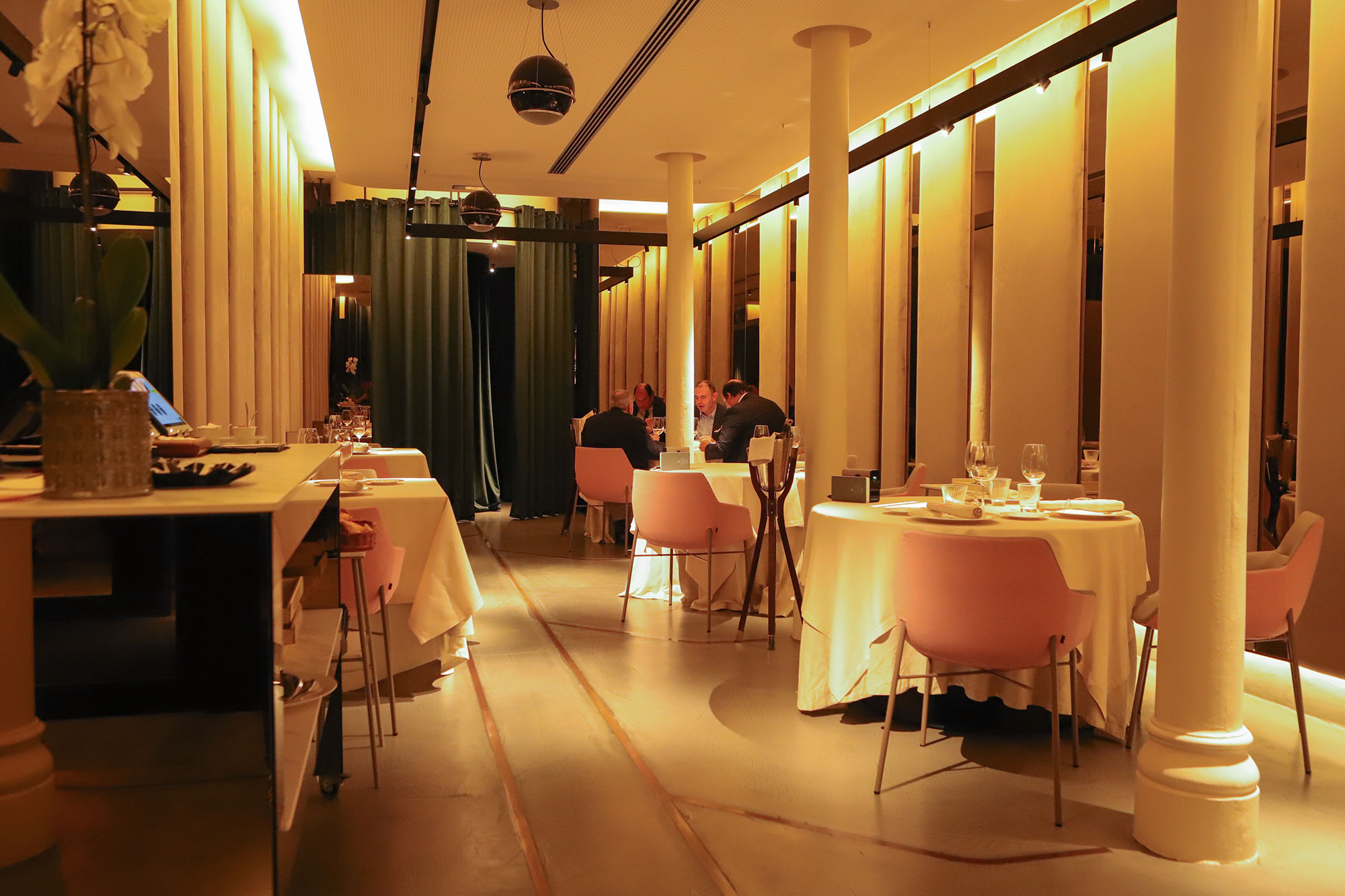 La sala del 'Atelier' tiene capacidad para unas 15 personas. La sala del 'Atelier' tiene capacidad para unas 15 personas.