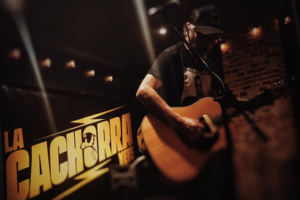 'La Cachorra Yeyé', un bar con sala de conciertos en el que suena buena música (y poesía). Foto: 'La Cachorra Yeyé'. 'La Cachorra Yeyé', un bar con sala de conciertos en el que suena buena música (y poesía). Foto: 'La Cachorra Yeyé'.