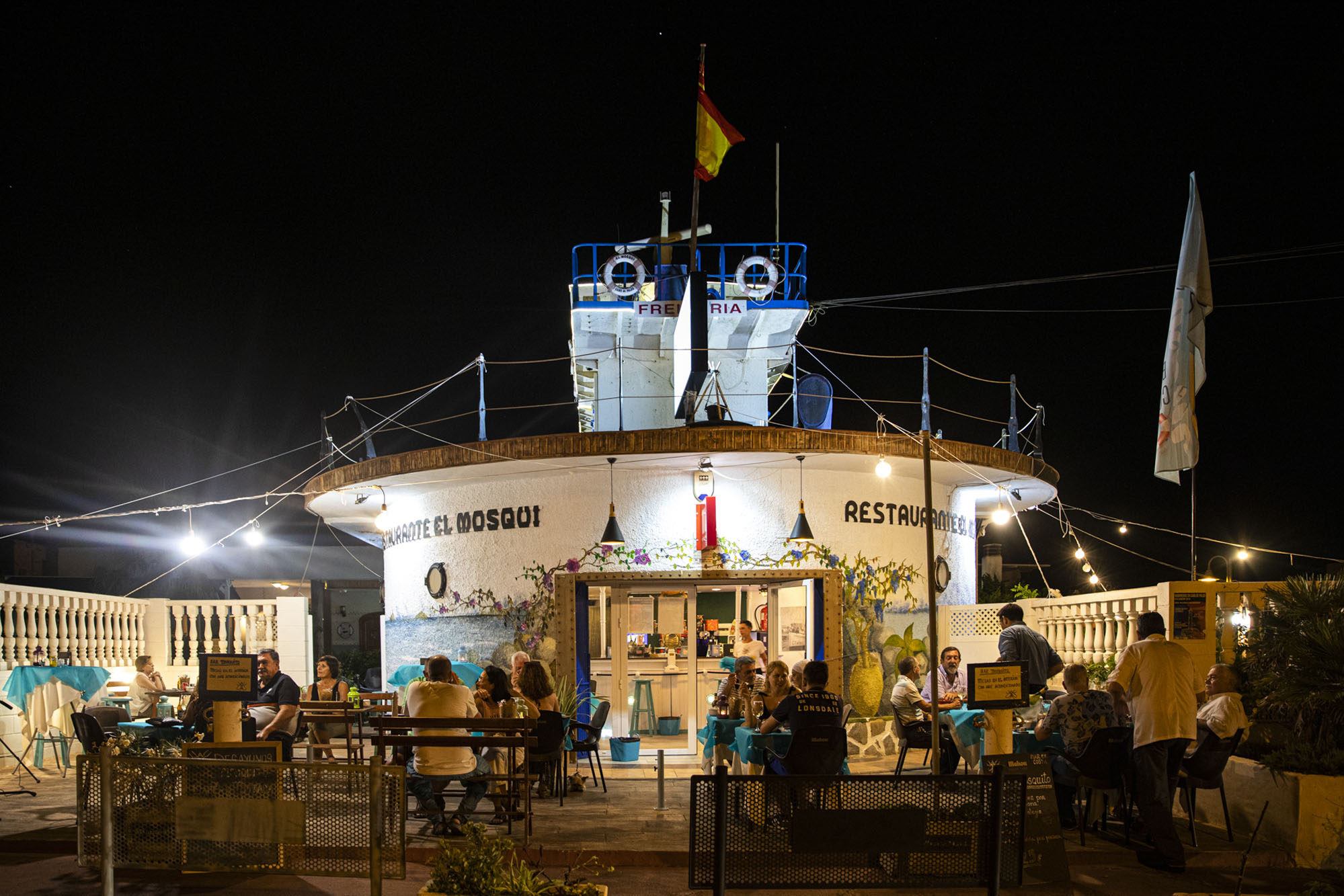 'El Mosquito' en sesión de noche. 'El Mosquito' en sesión de noche.