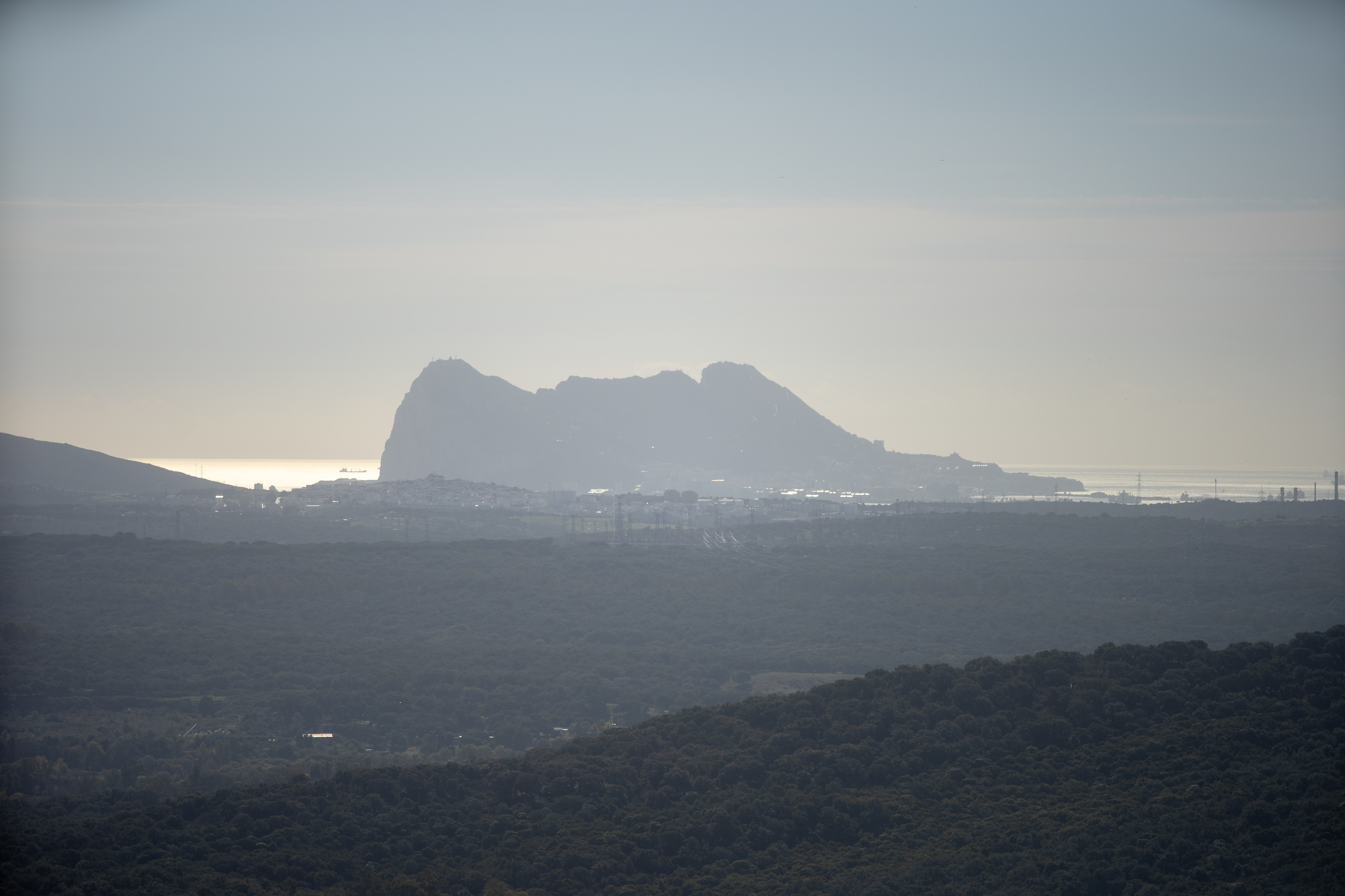 Al fondo, el peñón de Gibraltar. Al fondo, el peñón de Gibraltar.