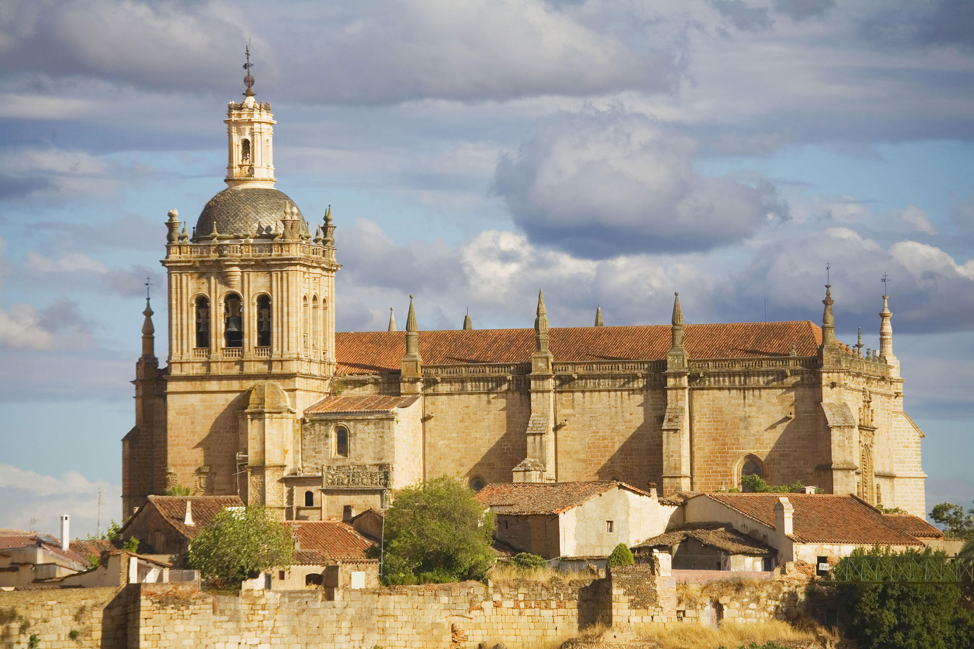 La catedral o "el mueble principal" como la denominaba con ironía Ferlosio. Foto: Agestock. La catedral o "el mueble principal" como la denominaba con ironía Ferlosio. Foto: Agestock.