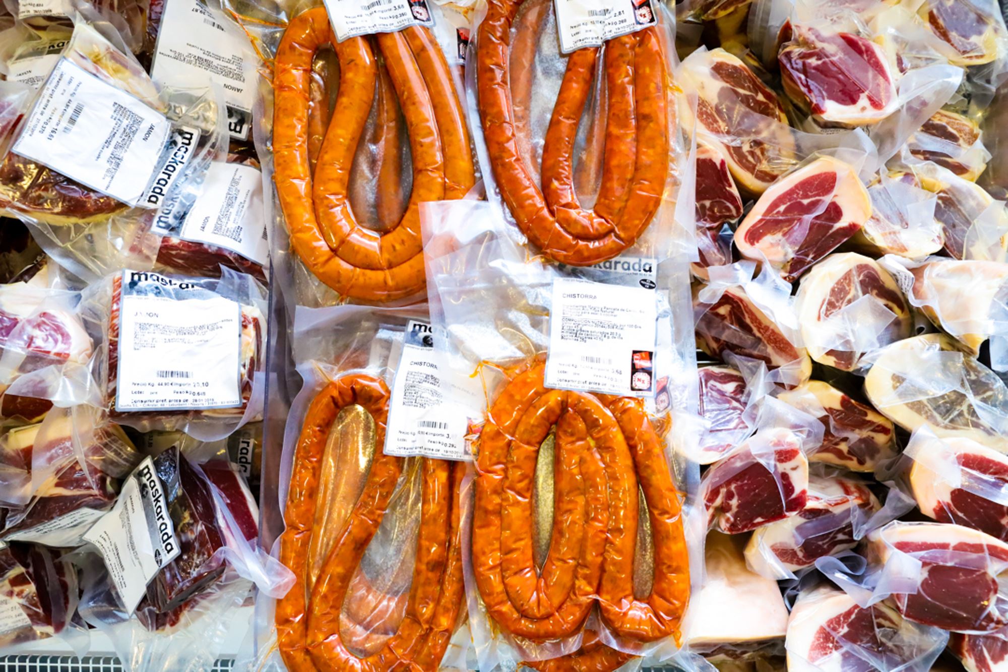 Los embutidos de Jauregui garantizan cero presencia de aditivos o potenciadores del sabor. Los embutidos de Jauregui garantizan cero presencia de aditivos o potenciadores del sabor.