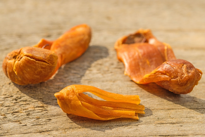 Le macis est la fibre qui recouvre, comme un filet, la noix de muscade, sous la pulpe du fruit. Photo : .