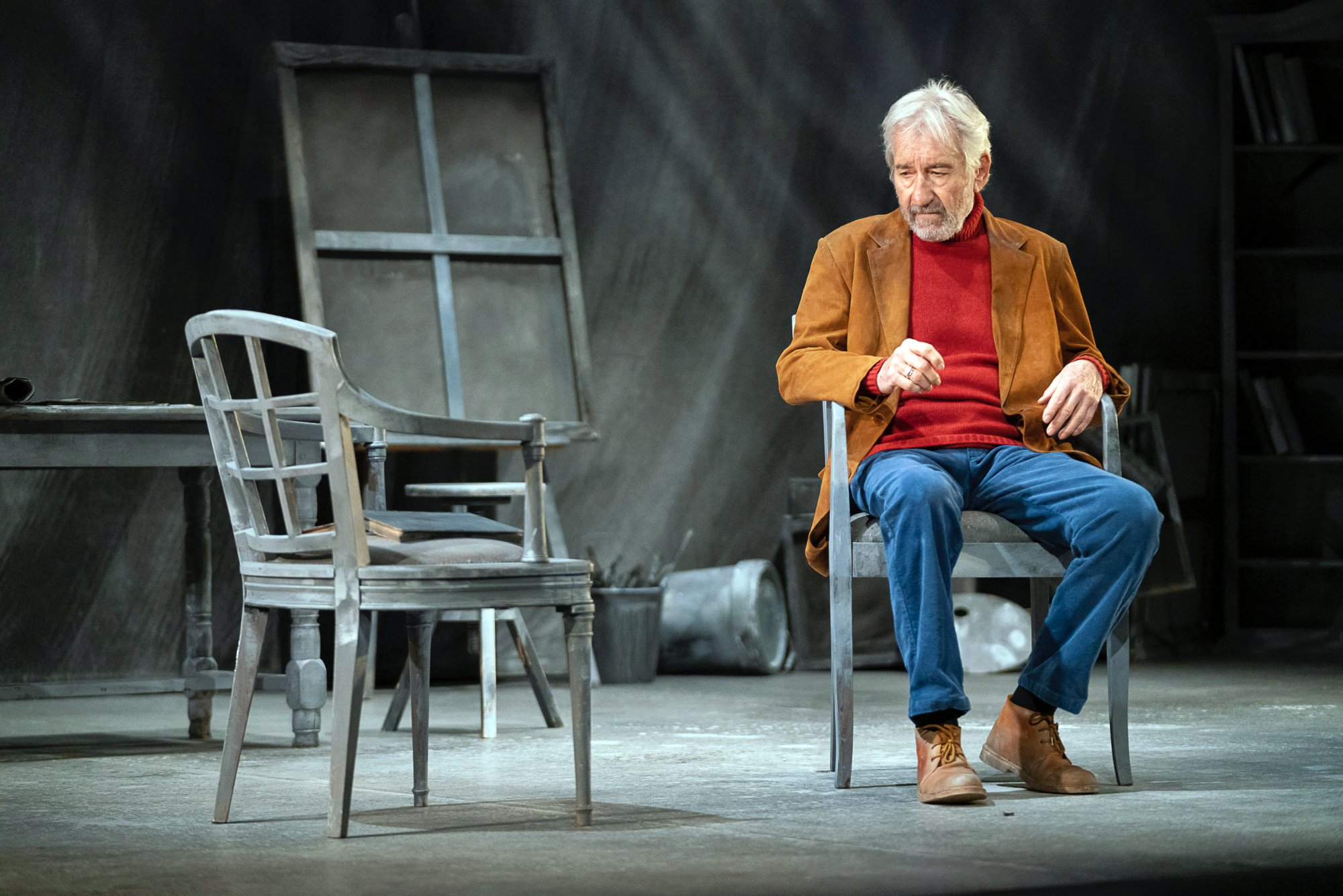 Estrenos teatro Madrid: Señora de rojo sobre fondo gris Estrenos teatro Madrid: Señora de rojo sobre fondo gris