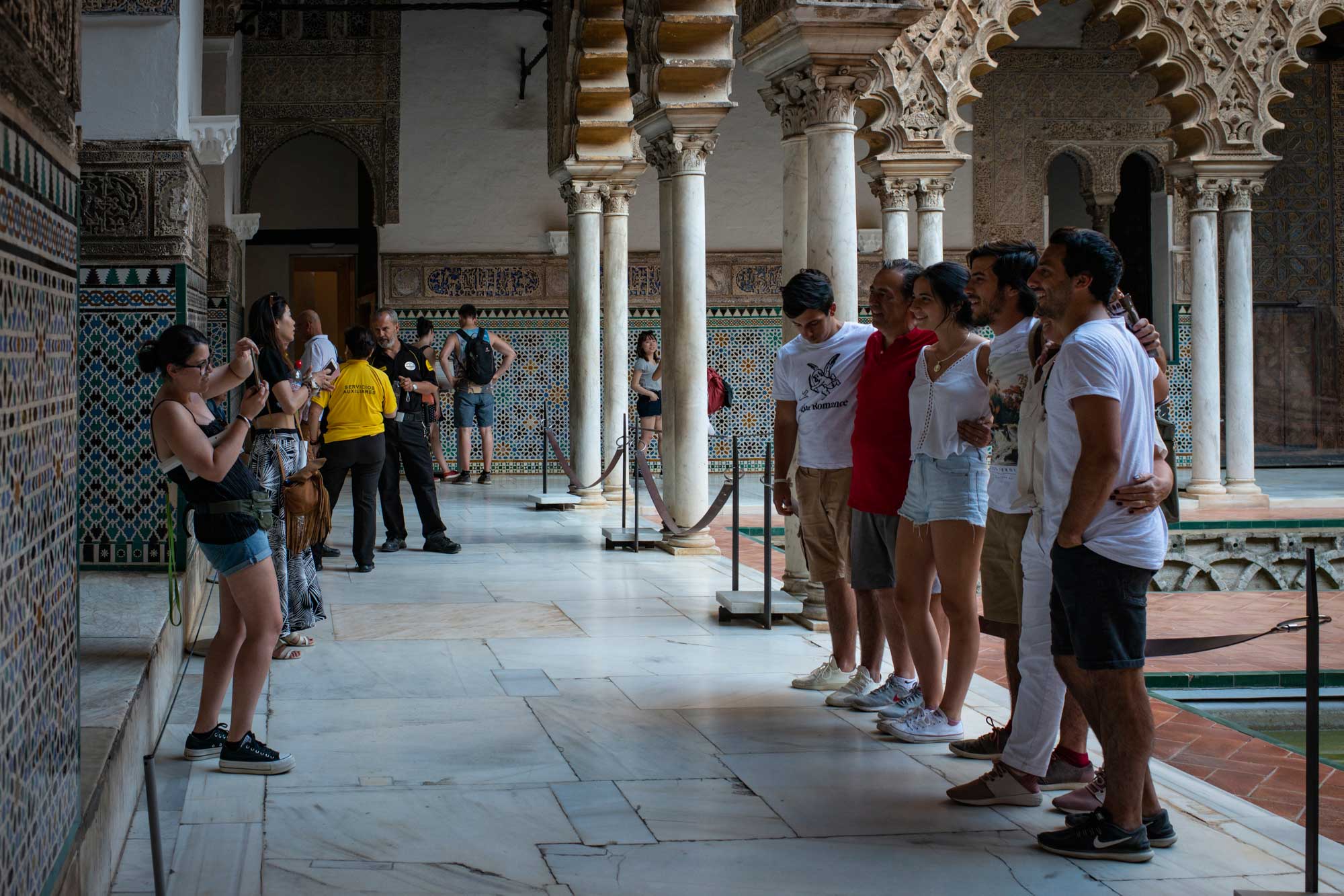 El patio de las Doncellas, previa al Salón de Embajadores, en el Alcázar de Sevilla. El patio de las Doncellas, previa al Salón de Embajadores, en el Alcázar de Sevilla.