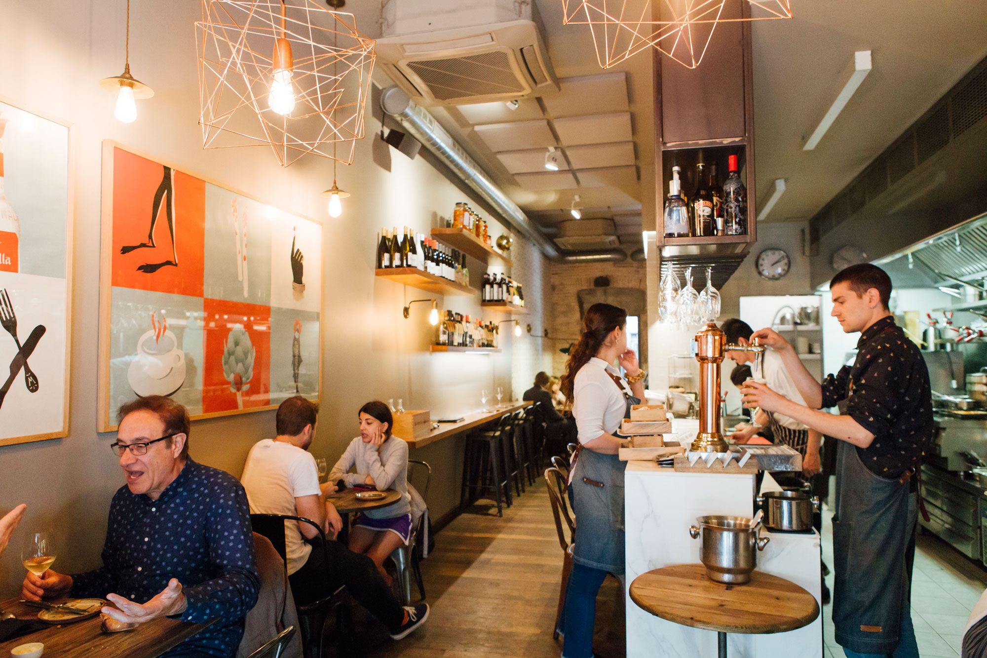 Un gastrobar de fusión mediterránea y asiática, sería una buena definición de 'La Mundana'. Un gastrobar de fusión mediterránea y asiática, sería una buena definición de 'La Mundana'.