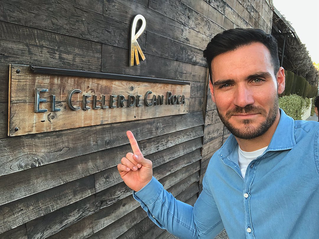 Saúl Craviotto con la entrada de 'El Celler de Can Roca' Saúl Craviotto con la entrada de 'El Celler de Can Roca'
