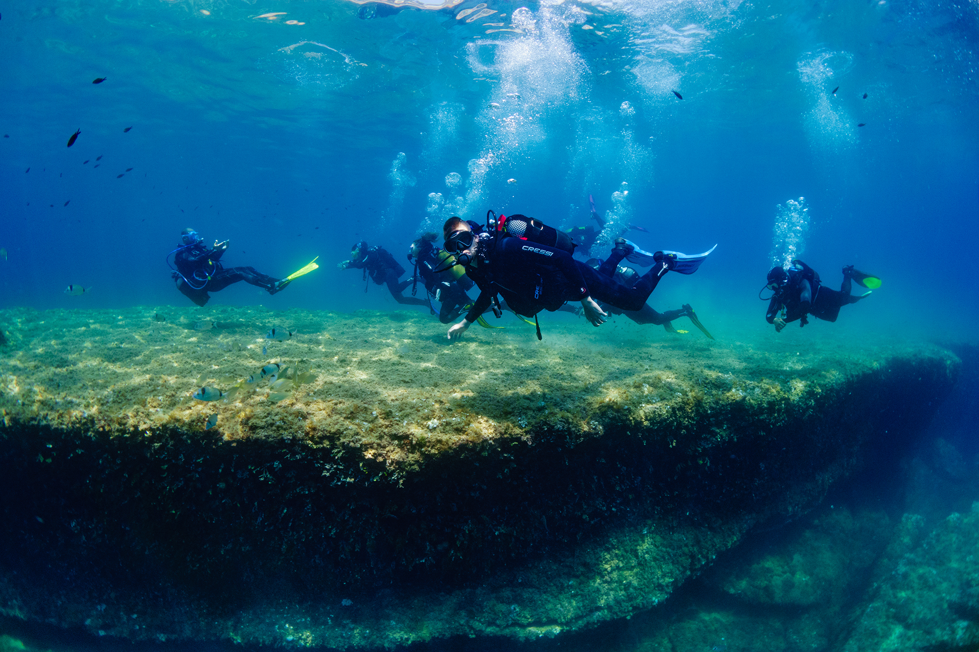 El curso básico oficial te capacita en dos o tres días para bucear hasta una profundidad de 18 metros. Foto: SuperDive. El curso básico oficial te capacita en dos o tres días para bucear hasta una profundidad de 18 metros. Foto: SuperDive.