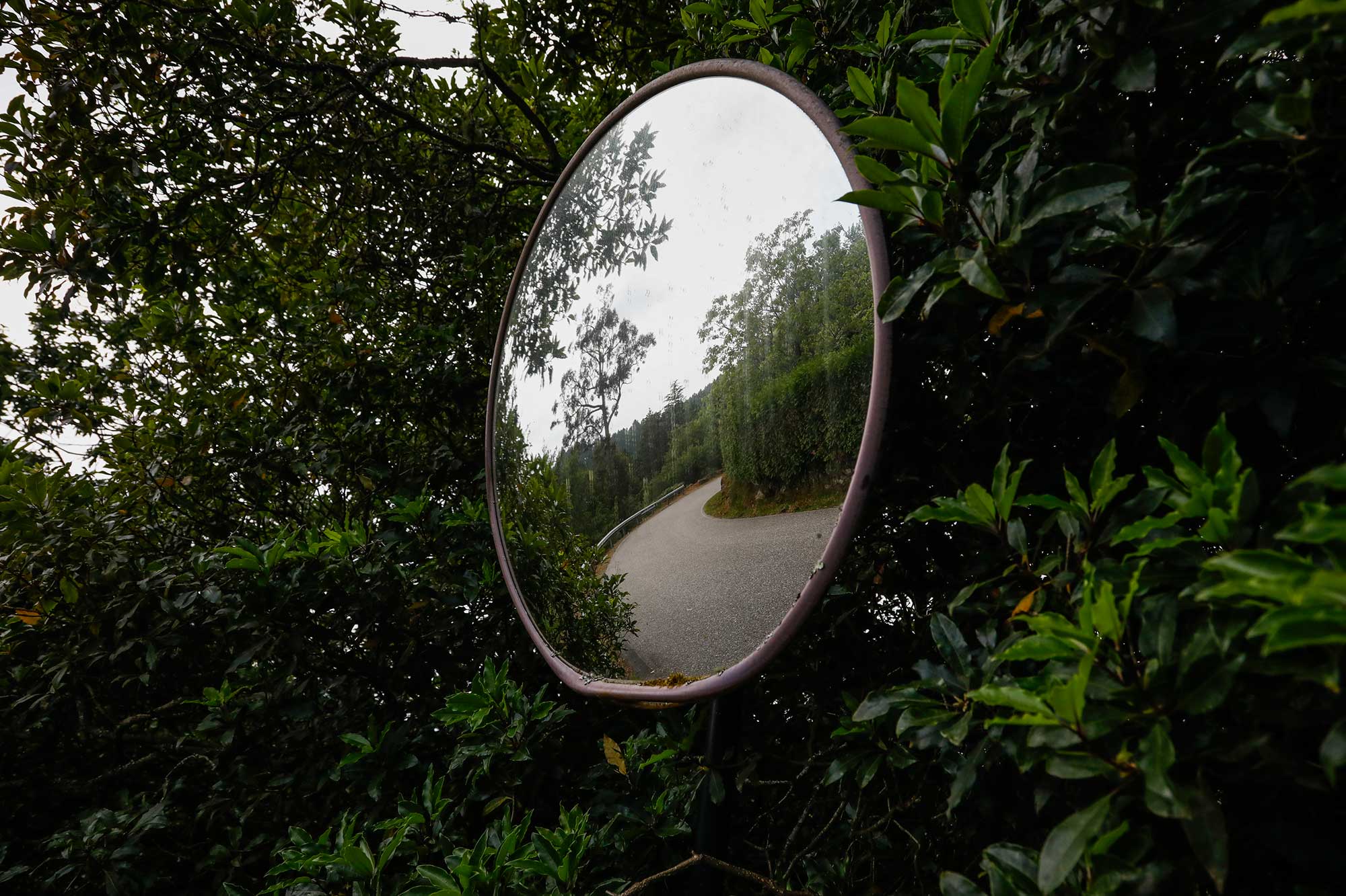 Reflejo de la carretera en el Monte Aloia Reflejo de la carretera en el Monte Aloia