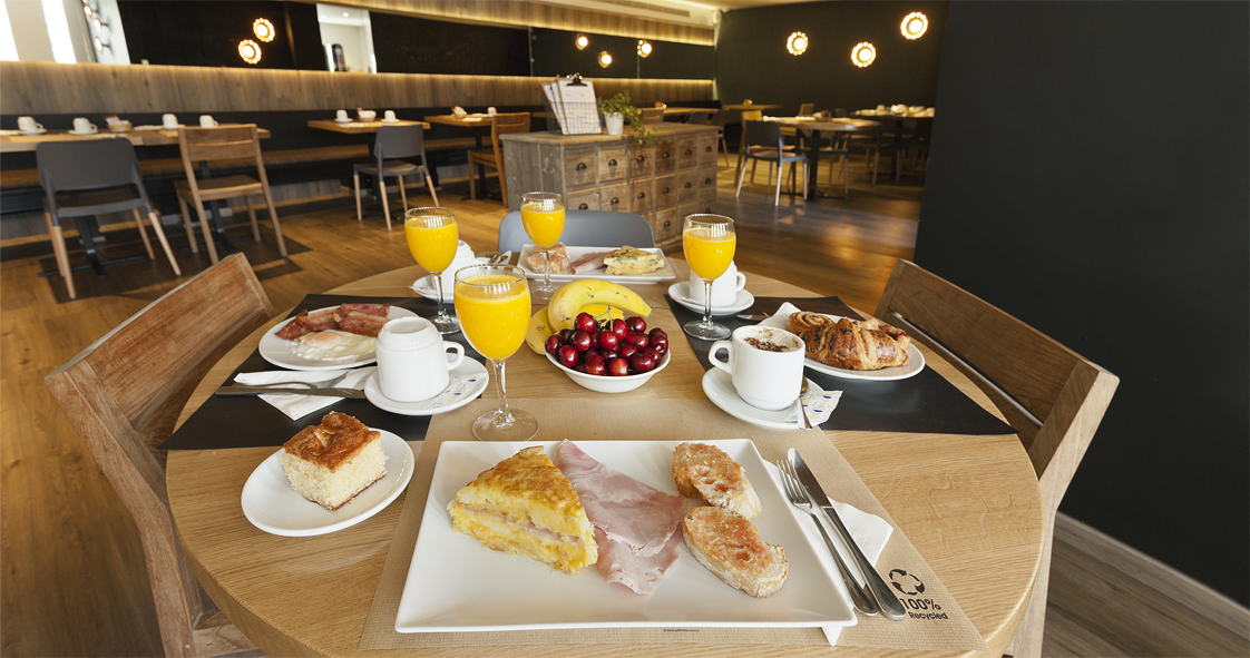 Desayuno Apartamentos Dos Ríos. Desayuno Apartamentos Dos Ríos.