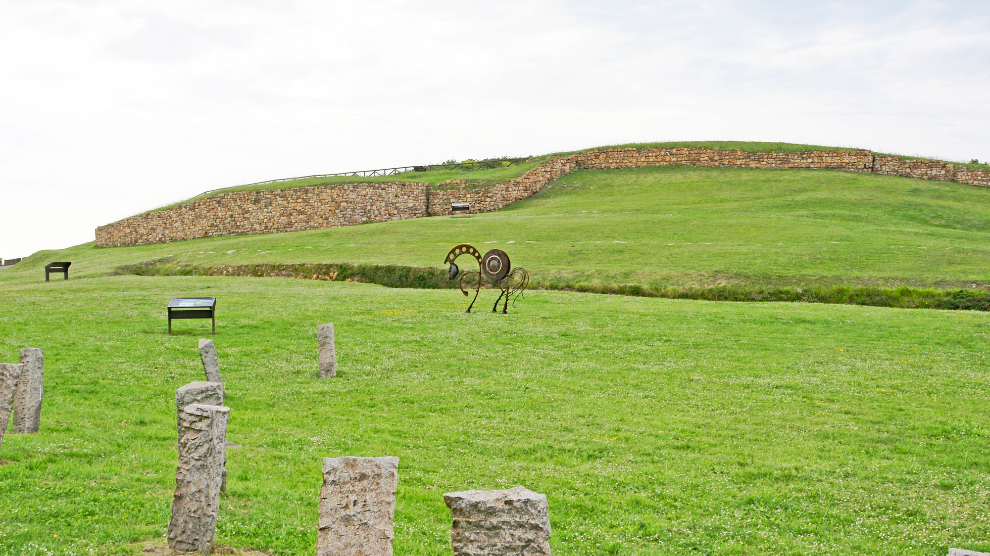 El Parque Arqueológico-Natural de la Campa Torres de Gijón. Foto: Shutterstock. El Parque Arqueológico-Natural de la Campa Torres de Gijón. Foto: Shutterstock.