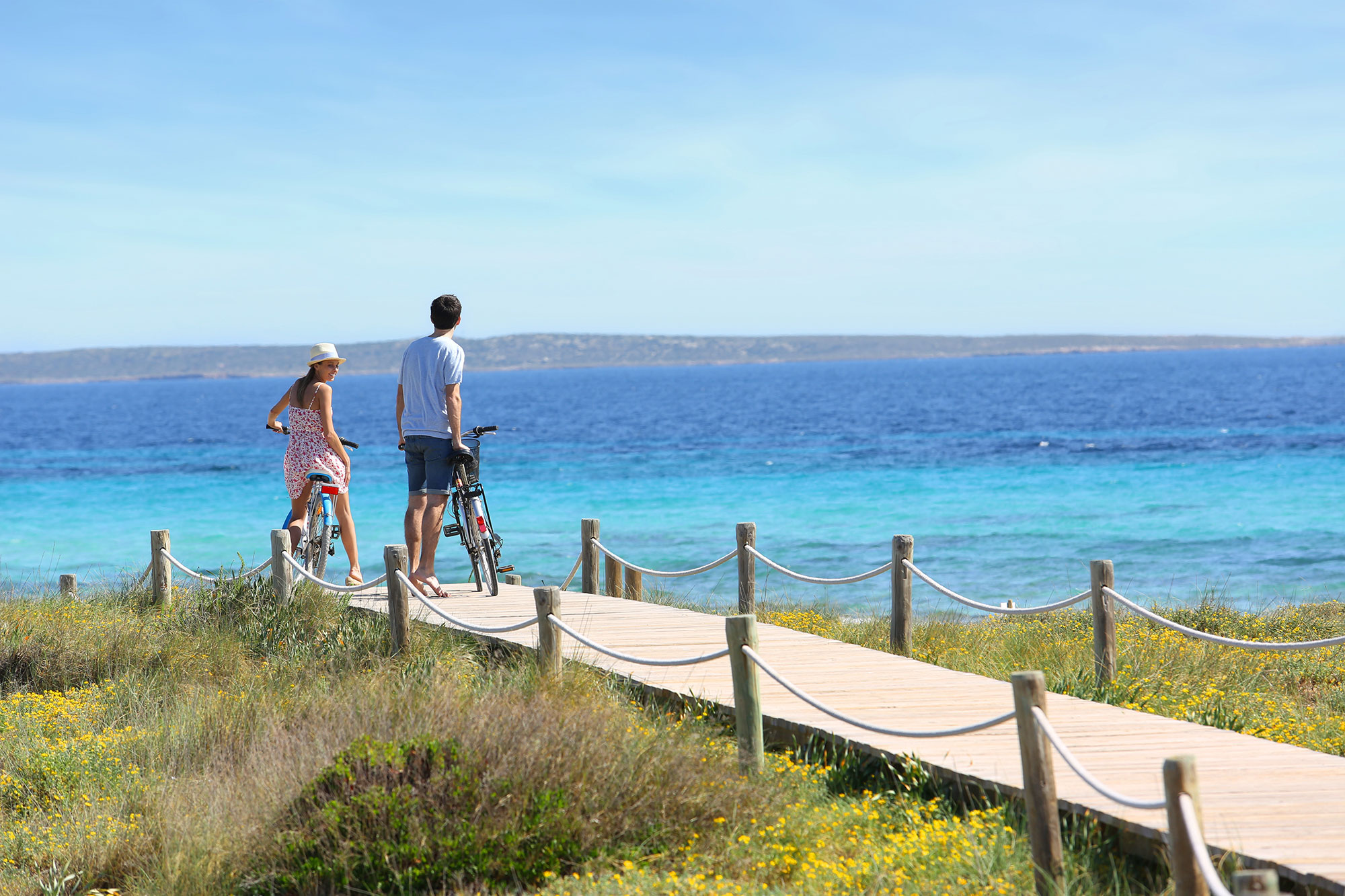 Formentera, una isla para descubrir al ritmo de la bici. Foto: Shutterstock. Formentera, una isla para descubrir al ritmo de la bici. Foto: Shutterstock.