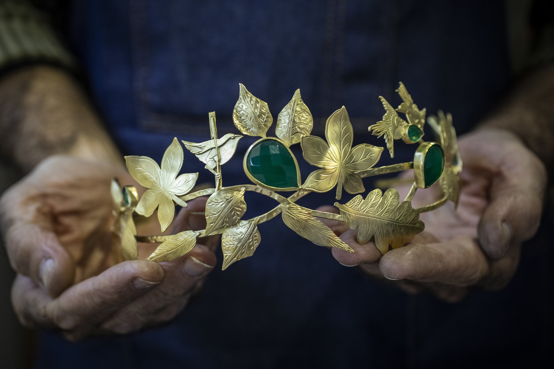 Más allá de los complementos de fallera. Tiara de diseño muy solicitada para bodas y eventos.