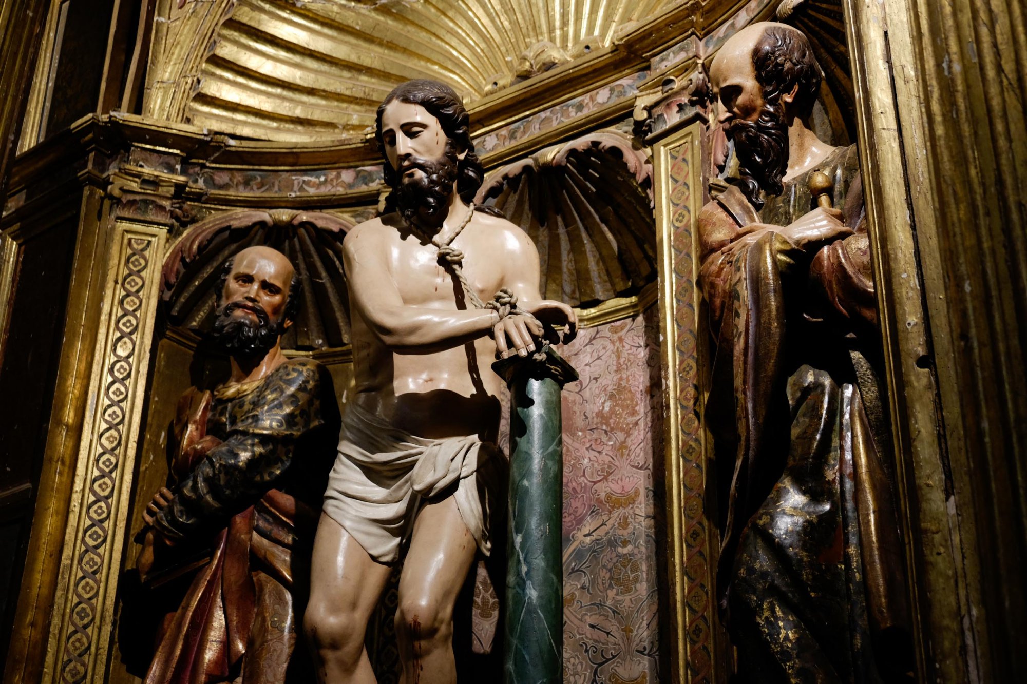 Medina del Campo: tallas religiosas del interior de la Colegiata Medina del Campo: tallas religiosas del interior de la Colegiata