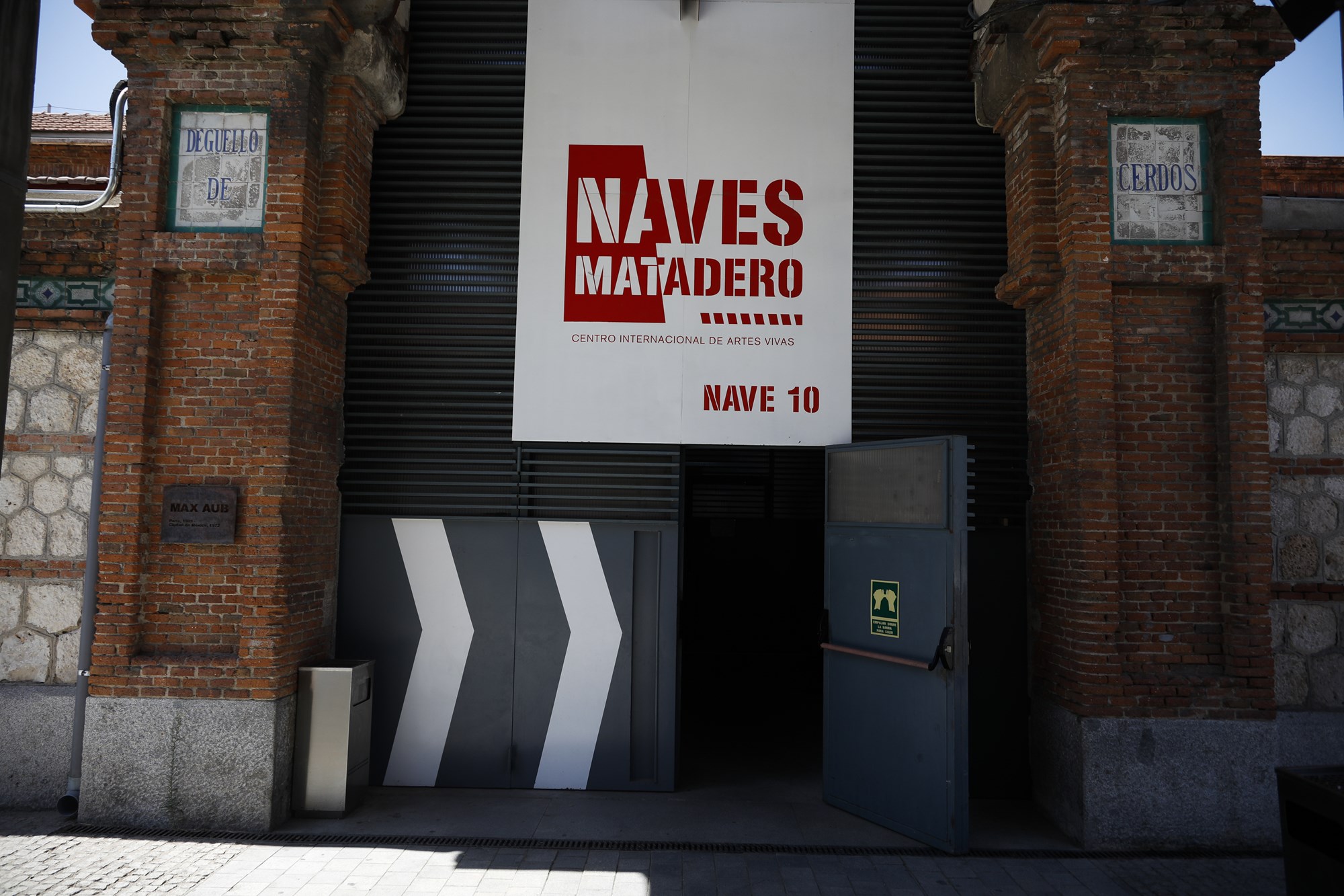 puerta naves matadero puerta naves matadero