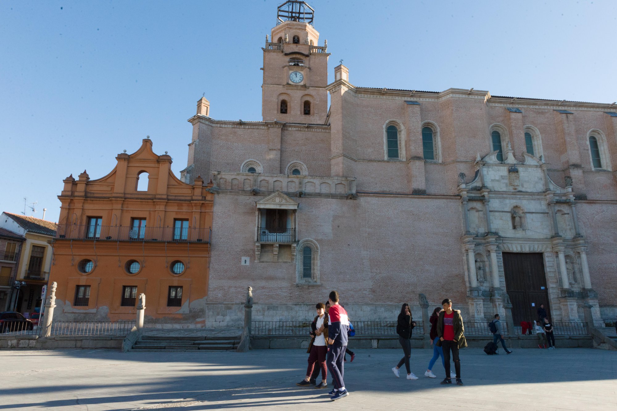 Medina del Campo: fachada de la Colegiata de San Antolín Medina del Campo: fachada de la Colegiata de San Antolín