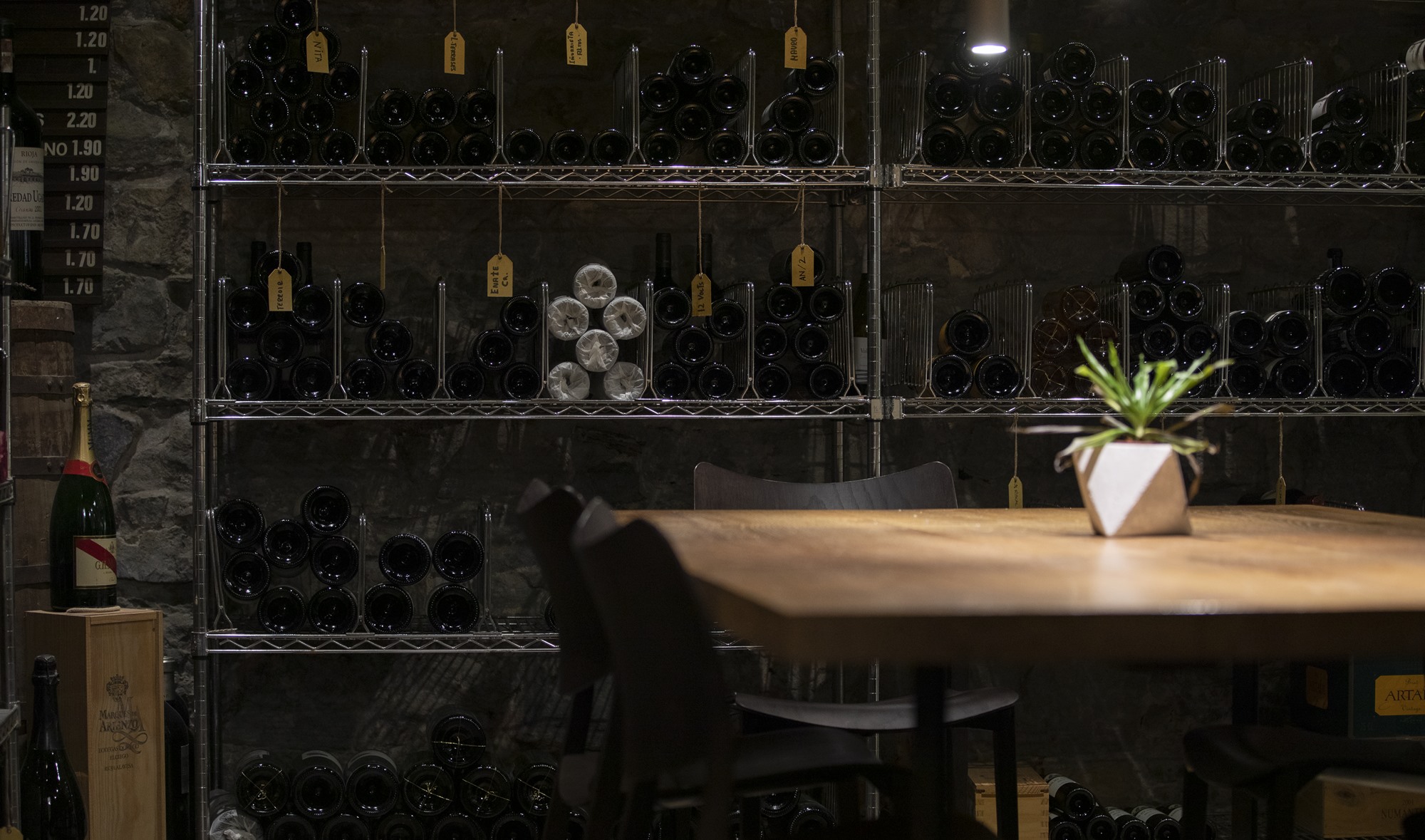 Vinos. Vinos.