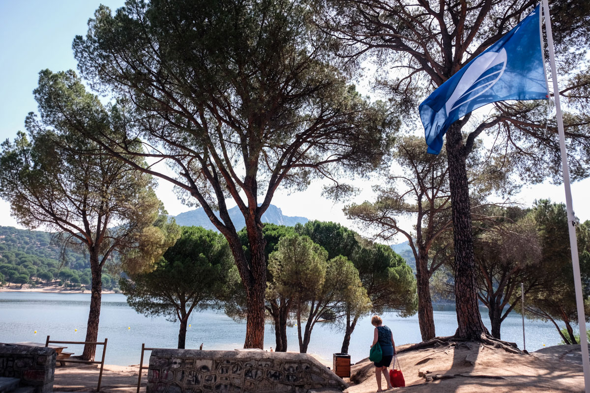 La bandera azul luce orgullosa en la Playa Virgen de la Nueva del embalse. La bandera azul luce orgullosa en la Playa Virgen de la Nueva del embalse.