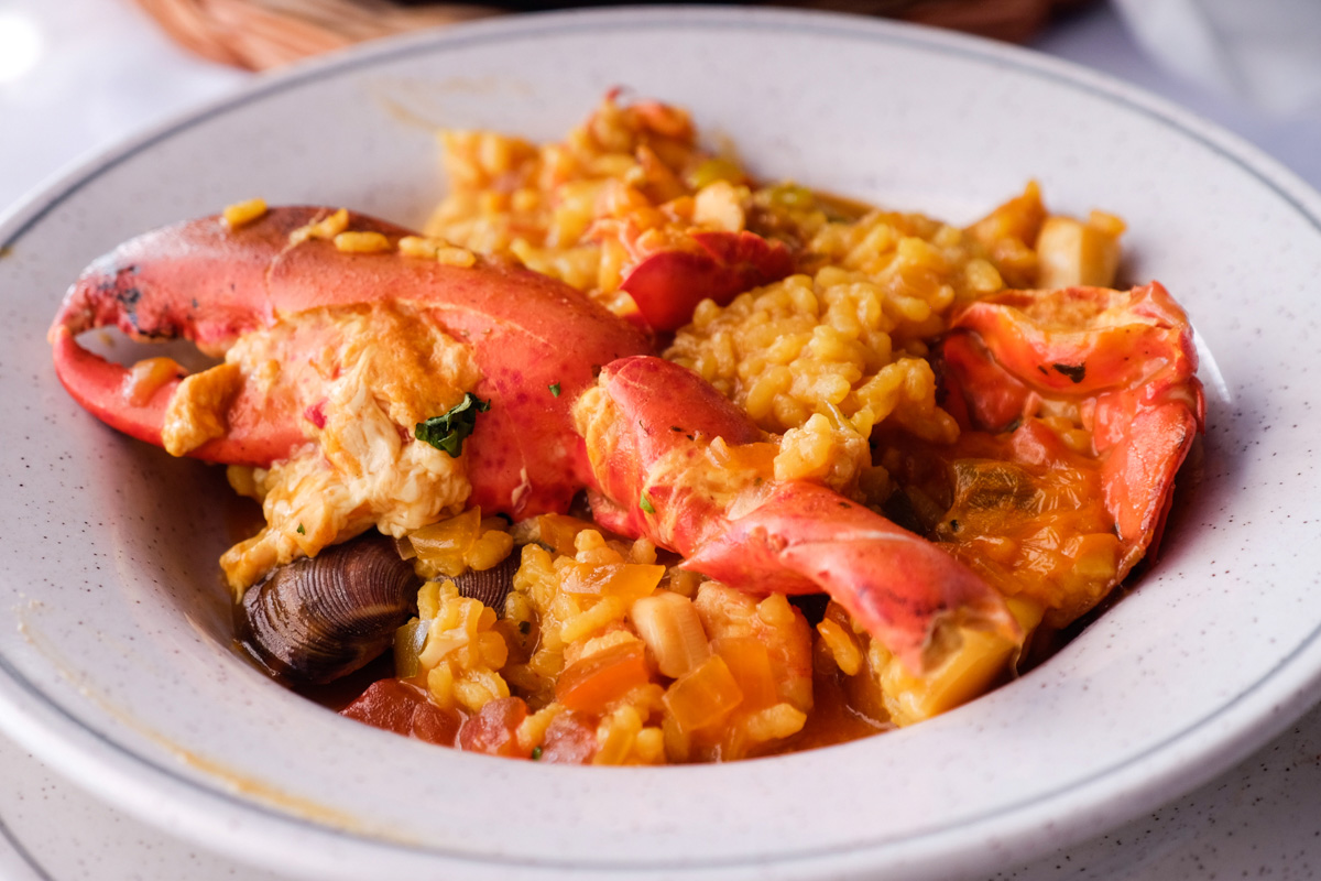 En El Golfo nos espera un arroz con bogavante en el restaurante 'Costa Azul'. En El Golfo nos espera un arroz con bogavante en el restaurante 'Costa Azul'.