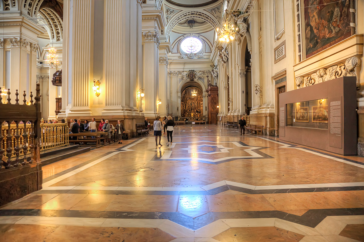Interior del templo. Foto: Shutterstock Interior del templo. Foto: Shutterstock