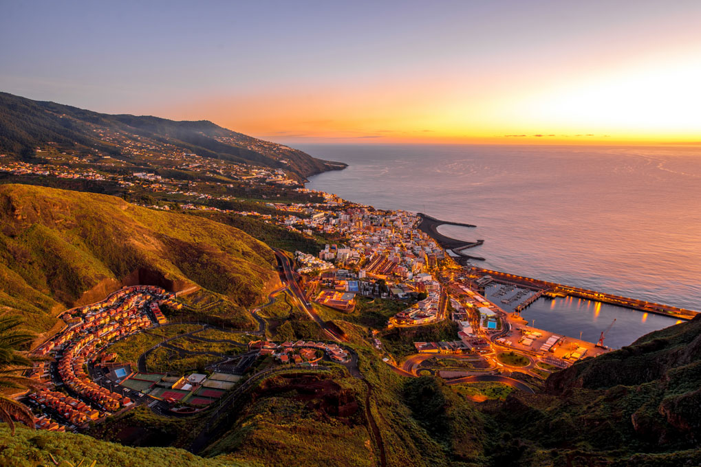 Un mirador escondido en un cráter. Foto: shutterstock.com Un mirador escondido en un cráter. Foto: shutterstock.com