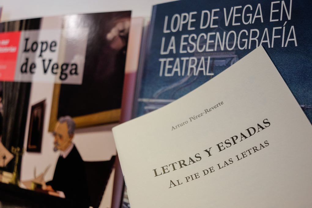 Letras y Espadas Letras y Espadas