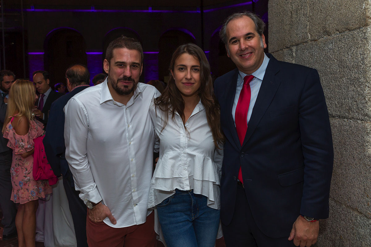 II Premios Gastronomía de Madrid. Javi Estévez, Sara Moreno y Luis Suárez de Lezo. Foto: David de Luis II Premios Gastronomía de Madrid. Javi Estévez, Sara Moreno y Luis Suárez de Lezo. Foto: David de Luis