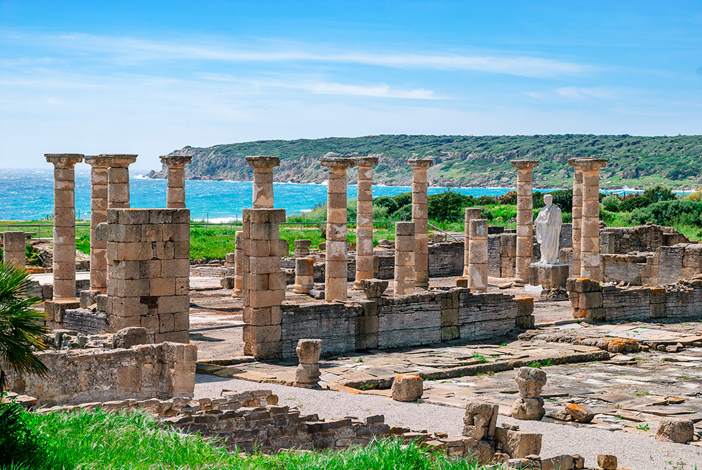 Un gran ejemplo de urbanismo romano con unas impresionantes vistas del océano. Un gran ejemplo de urbanismo romano con unas impresionantes vistas del océano.