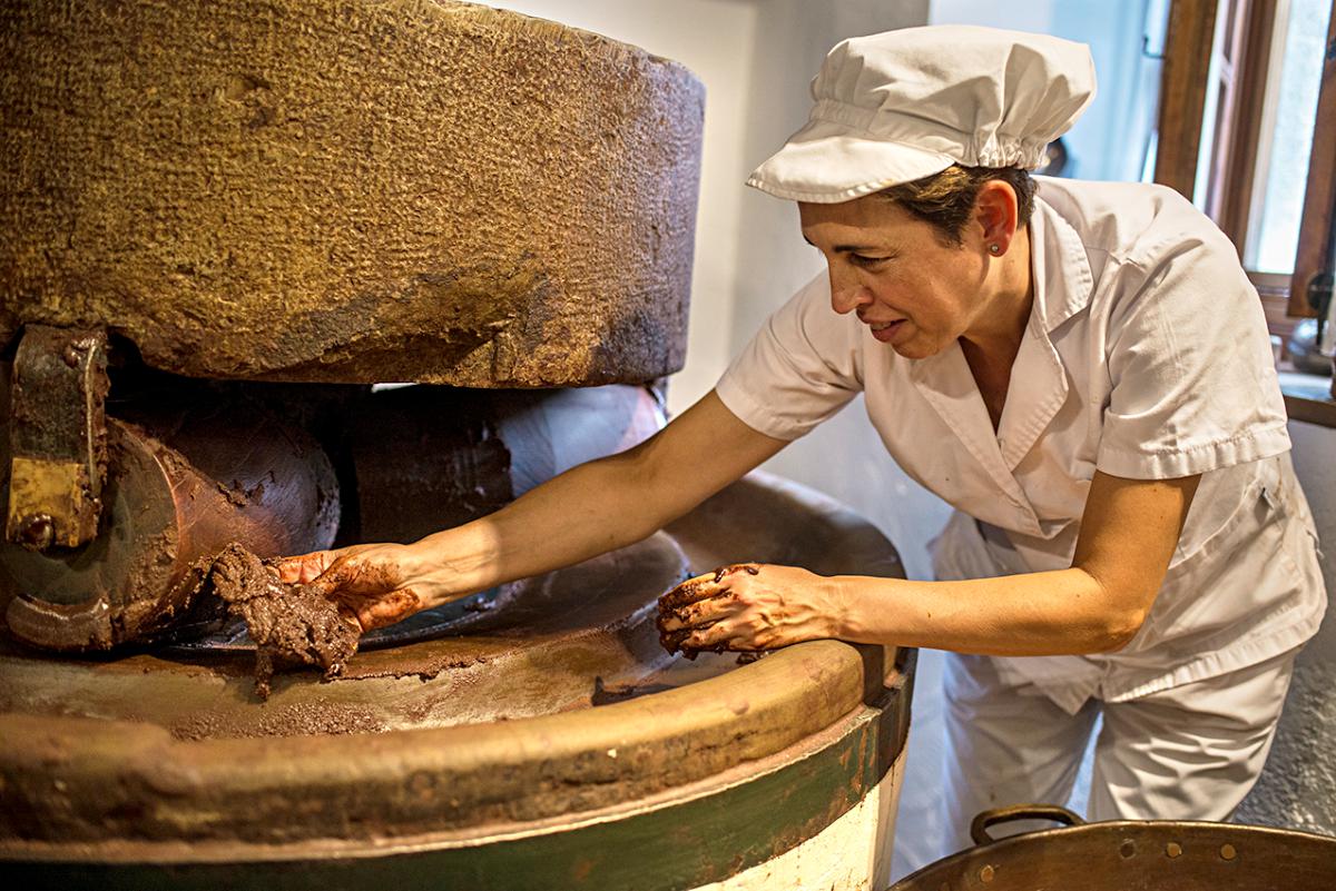 En la fábrica de chocolates Mendaro, en Guipúzcoa. En la fábrica de chocolates Mendaro, en Guipúzcoa.