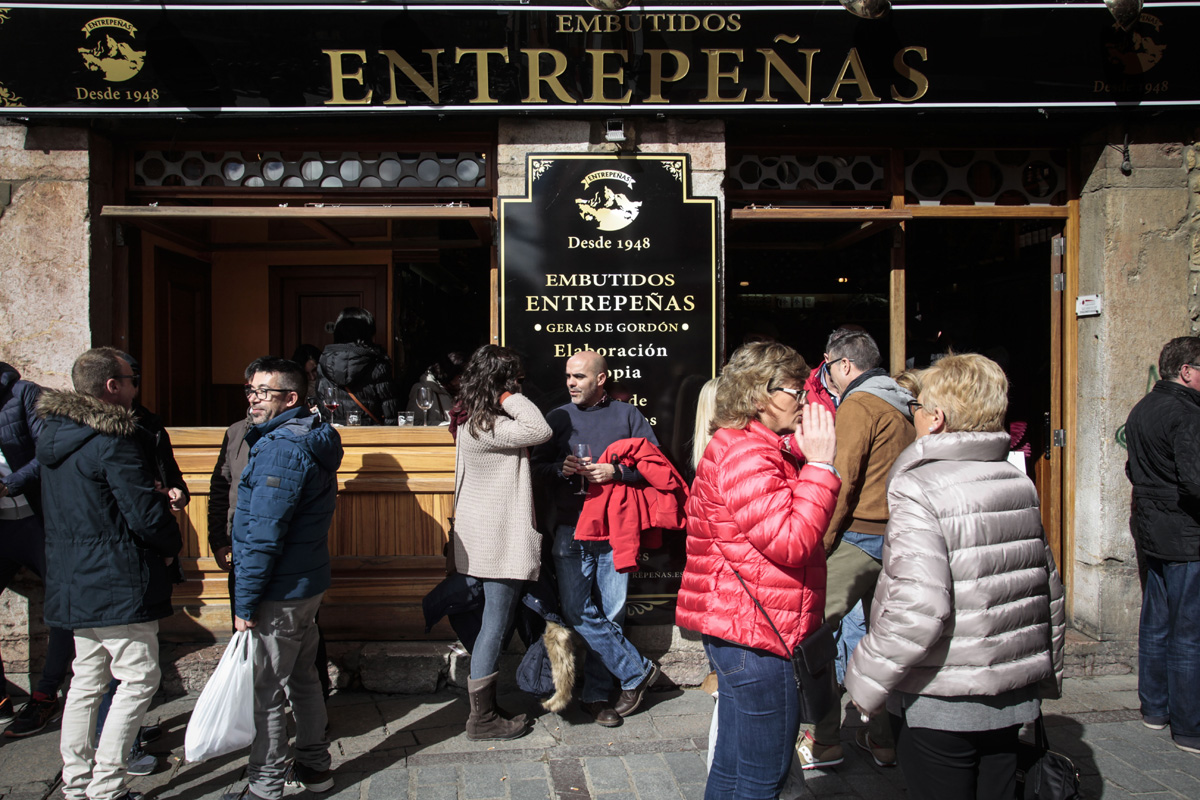 Y si hace buen tiempo, en la calle se tapea mejor. Y si hace buen tiempo, en la calle se tapea mejor.