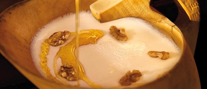 Cuajada de Ultzama con miel. Cuajada de Ultzama con miel.