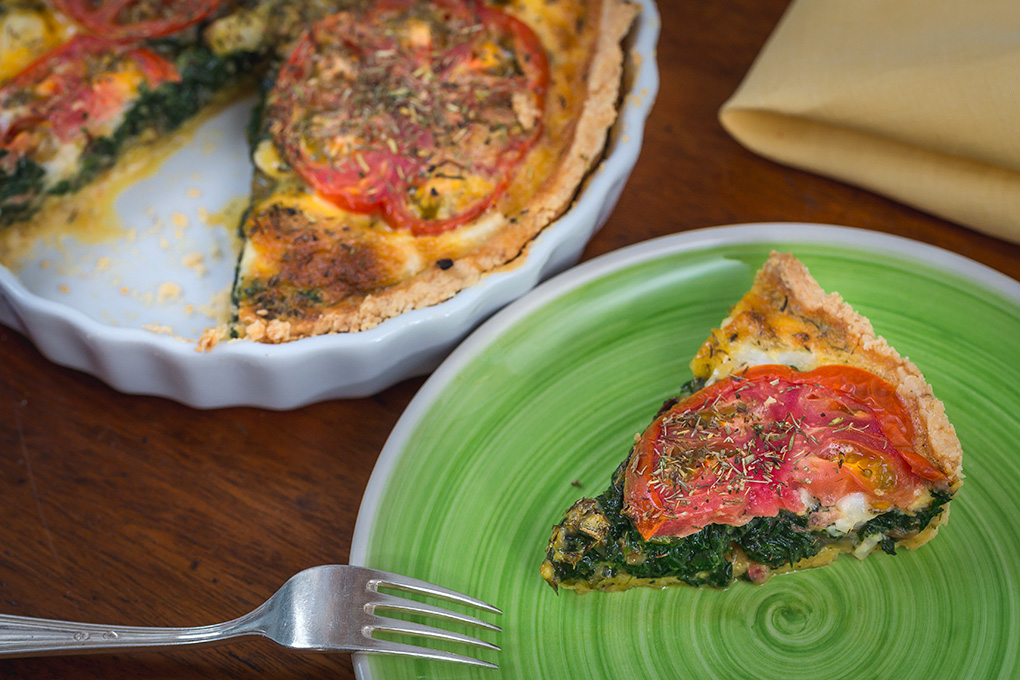 Tarta o quiche de espinacas y tomates. Tarta o quiche de espinacas y tomates.