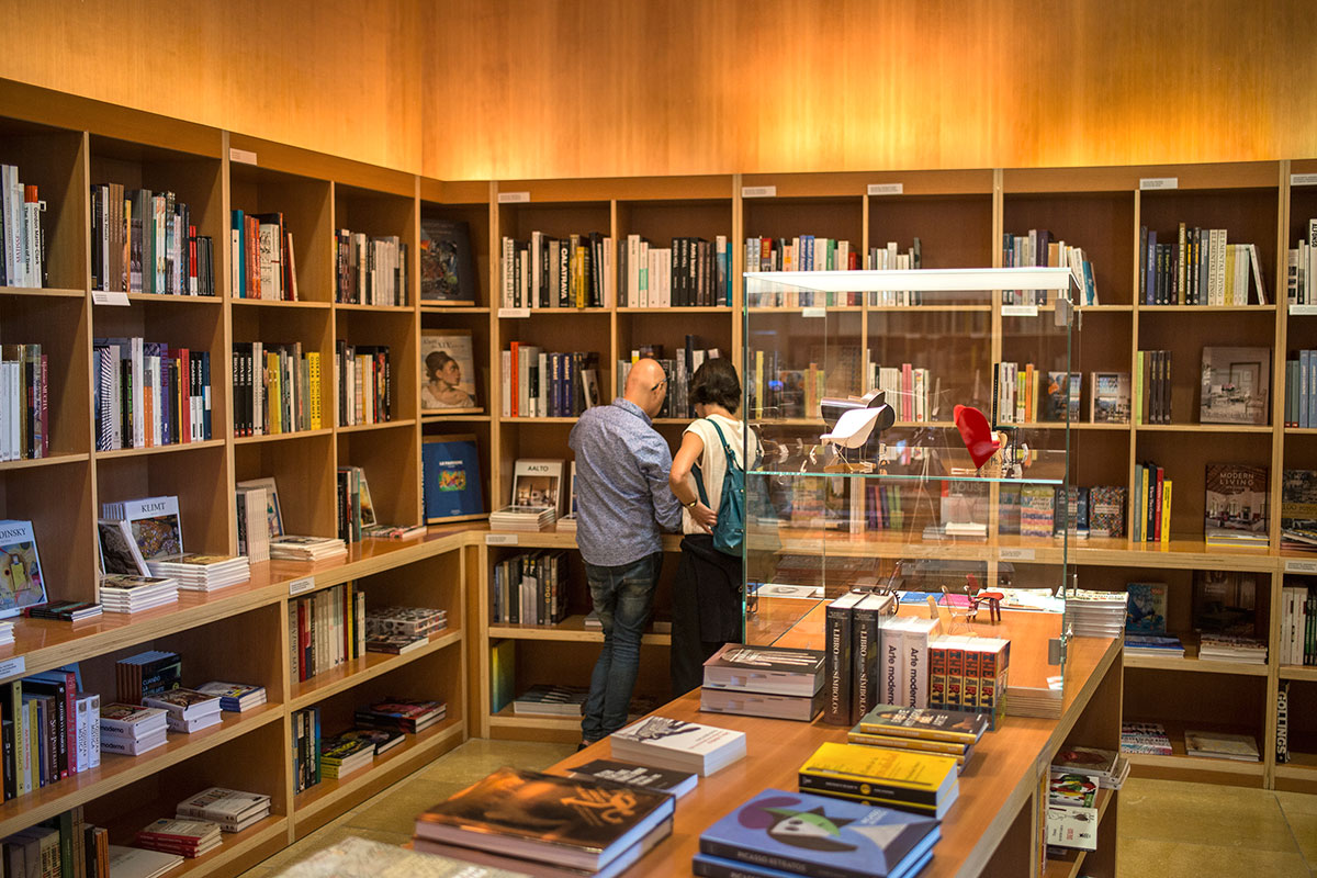 En la librería podemos encontrar todo tipo de libros especializados en arte. En la librería podemos encontrar todo tipo de libros especializados en arte.
