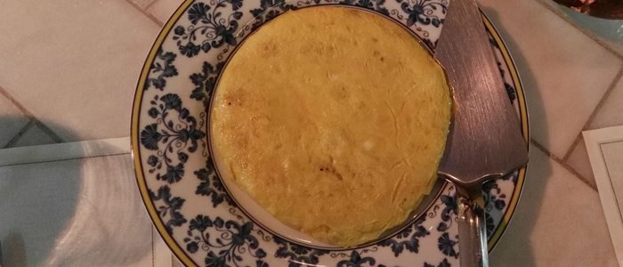 Tortilla de Betanzos en Taberna Pedraza, Madrid. Tortilla de Betanzos en Taberna Pedraza, Madrid.