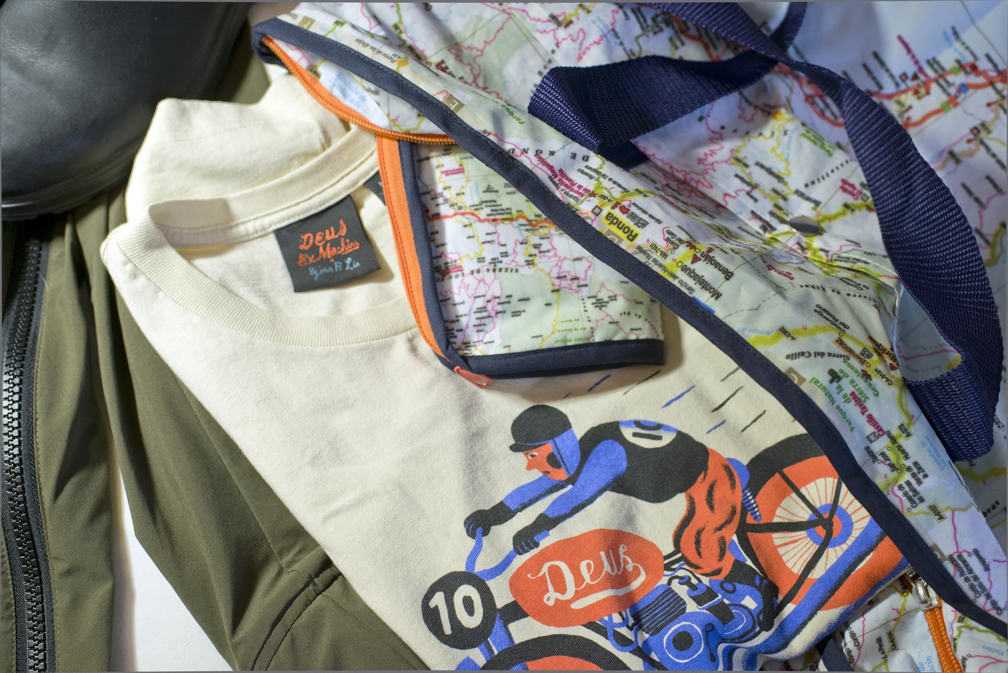 El estampado de carreteras de las bolsas de Guía Repsol, todo un detalle diferenciador. El estampado de carreteras de las bolsas de Guía Repsol, todo un detalle diferenciador.