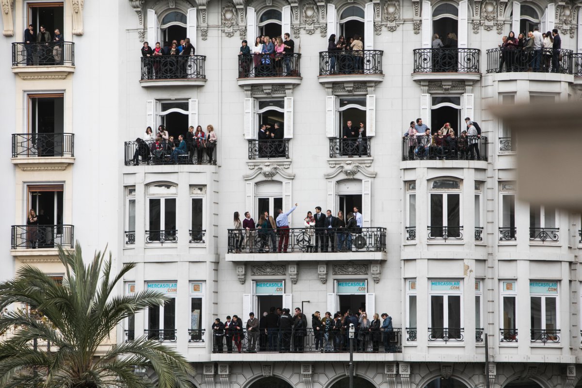 Son muchos los valencianos que en estas fiestas alquilan balcones privados. Son muchos los valencianos que en estas fiestas alquilan balcones privados.