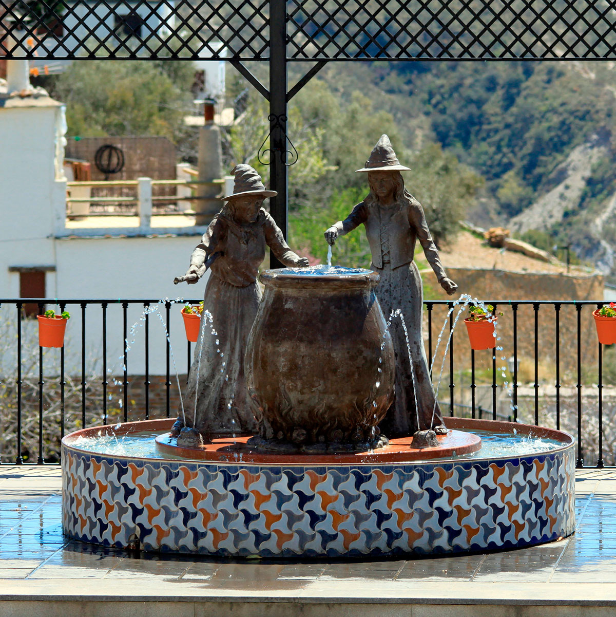 Soportújar: Fuente de la plaza principal. Foto: Olivier Bacquet (Flickr | Creative Commons) Soportújar: Fuente de la plaza principal. Foto: Olivier Bacquet (Flickr | Creative Commons)