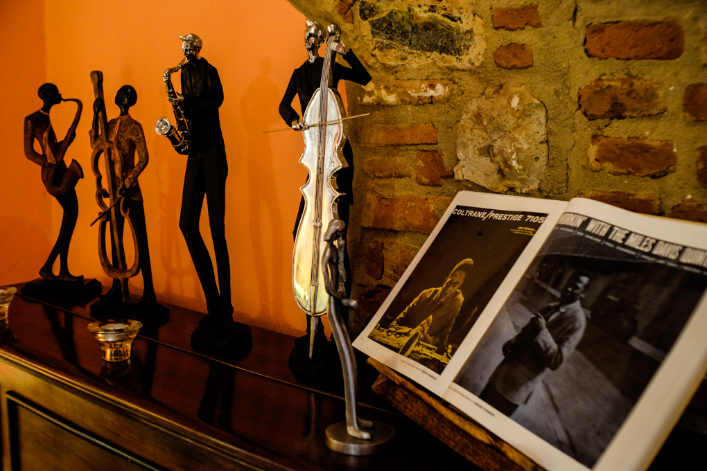 Todo el alojamiento es un homenaje a la música jazz. Todo el alojamiento es un homenaje a la música jazz.