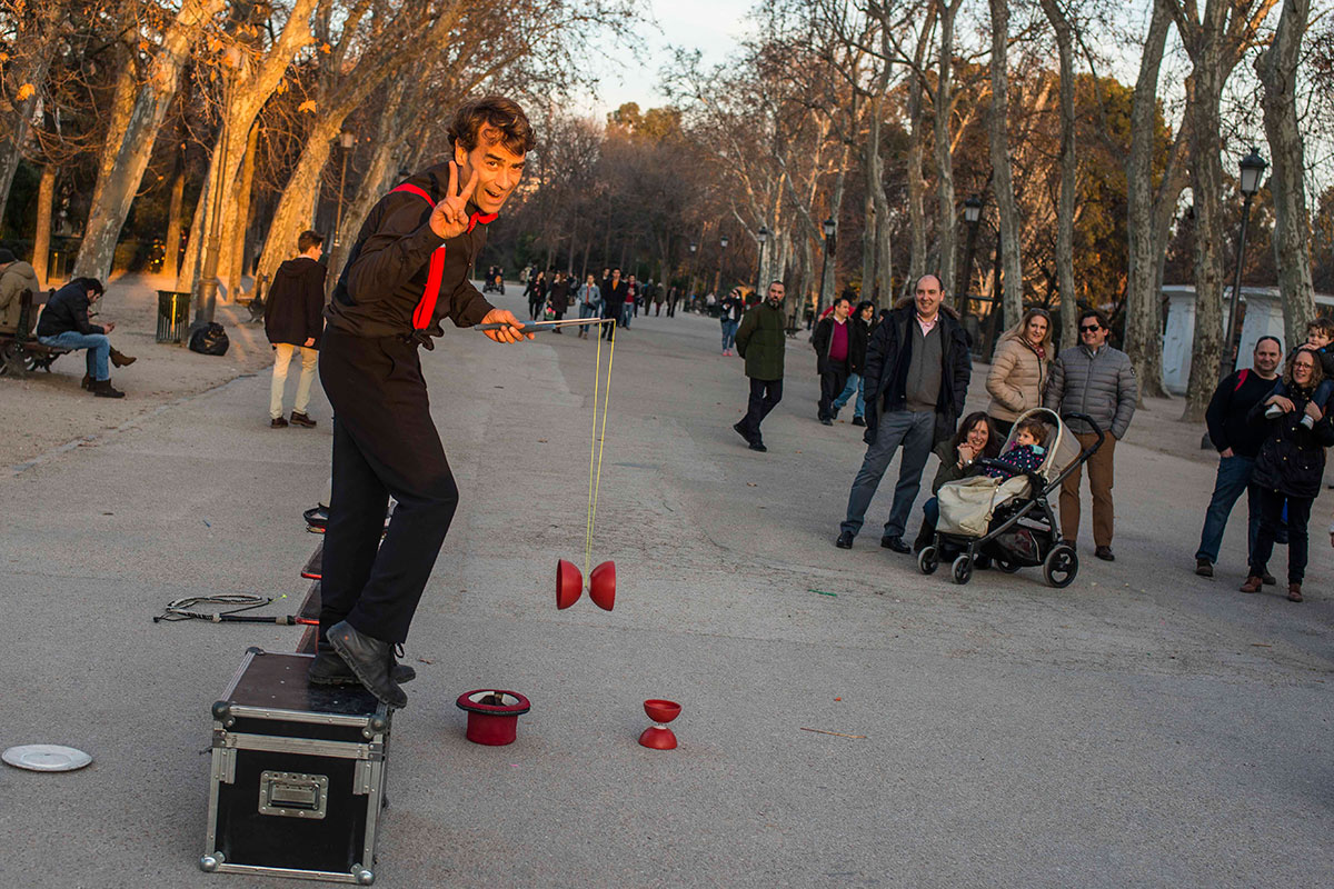 Javi-Javichy no tiene problema en recordar a su público que las funciones se pagan. Javi-Javichy no tiene problema en recordar a su público que las funciones se pagan.