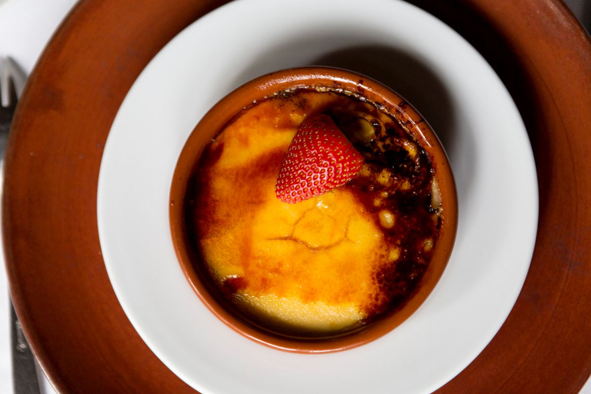 La apetecible crema catalana para rematar. La apetecible crema catalana para rematar.