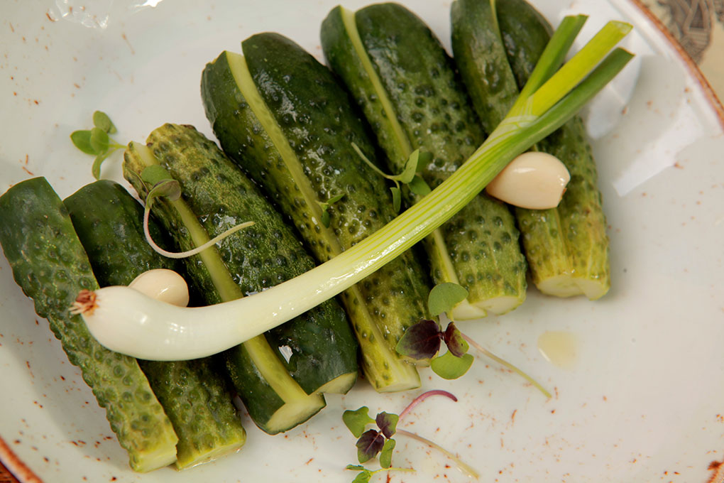 Pepinillos encurtidos, un típico de las barras. Foto: shutterstock. Pepinillos encurtidos, un típico de las barras. Foto: shutterstock.