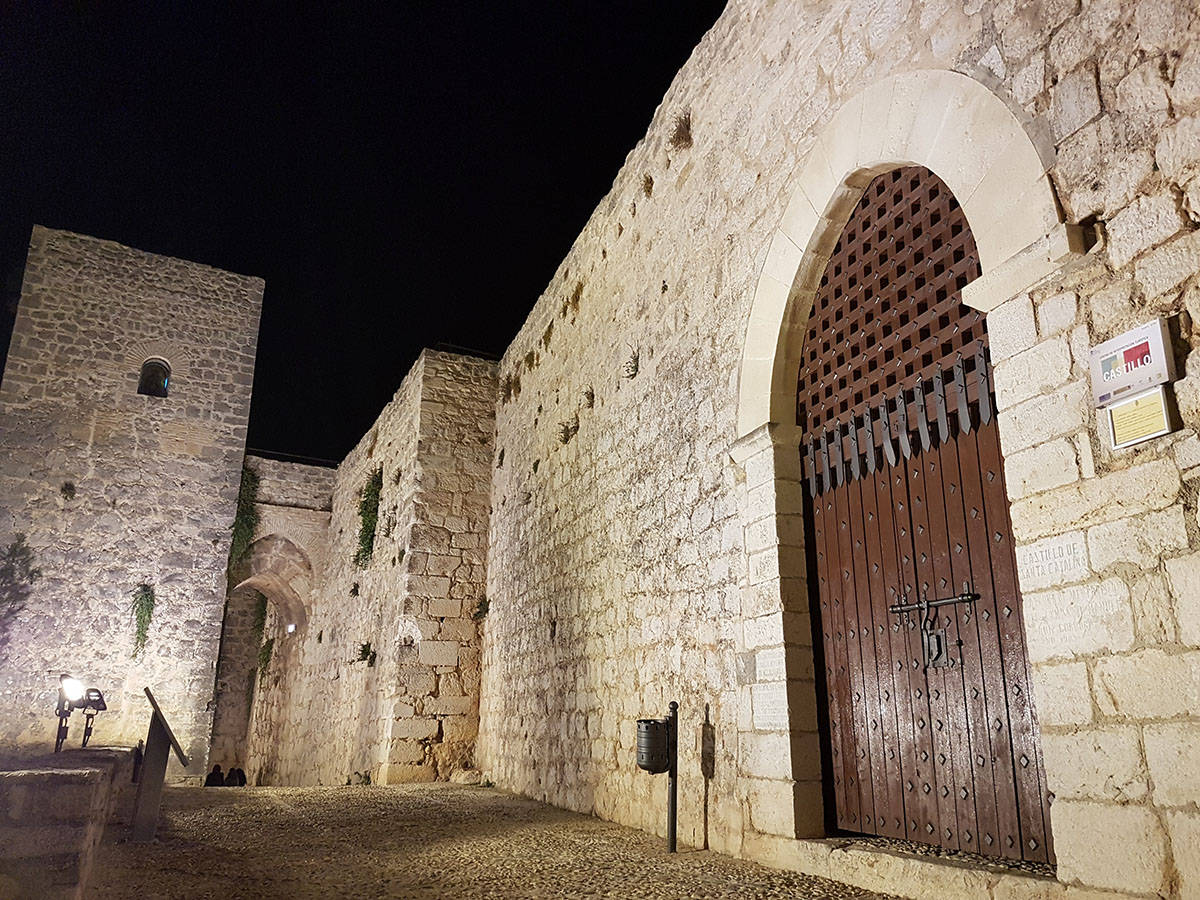 Castillo de Santa Catalina, junto al Parador. Castillo de Santa Catalina, junto al Parador.