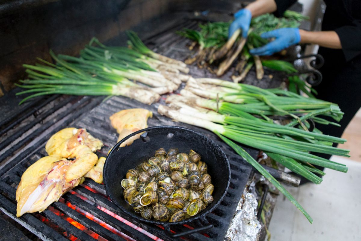 También es buen momento para comer 'escargots'. También es buen momento para comer 'escargots'.